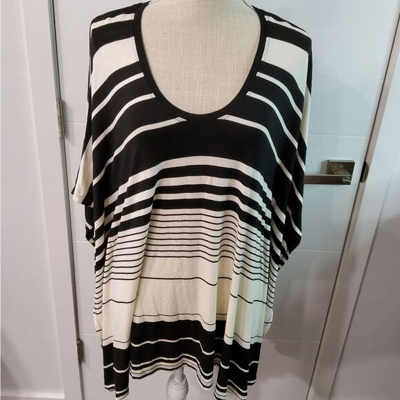 BCBG MaxAzria Lucilla Top Tunic Size M/L - Picture 2 of 7